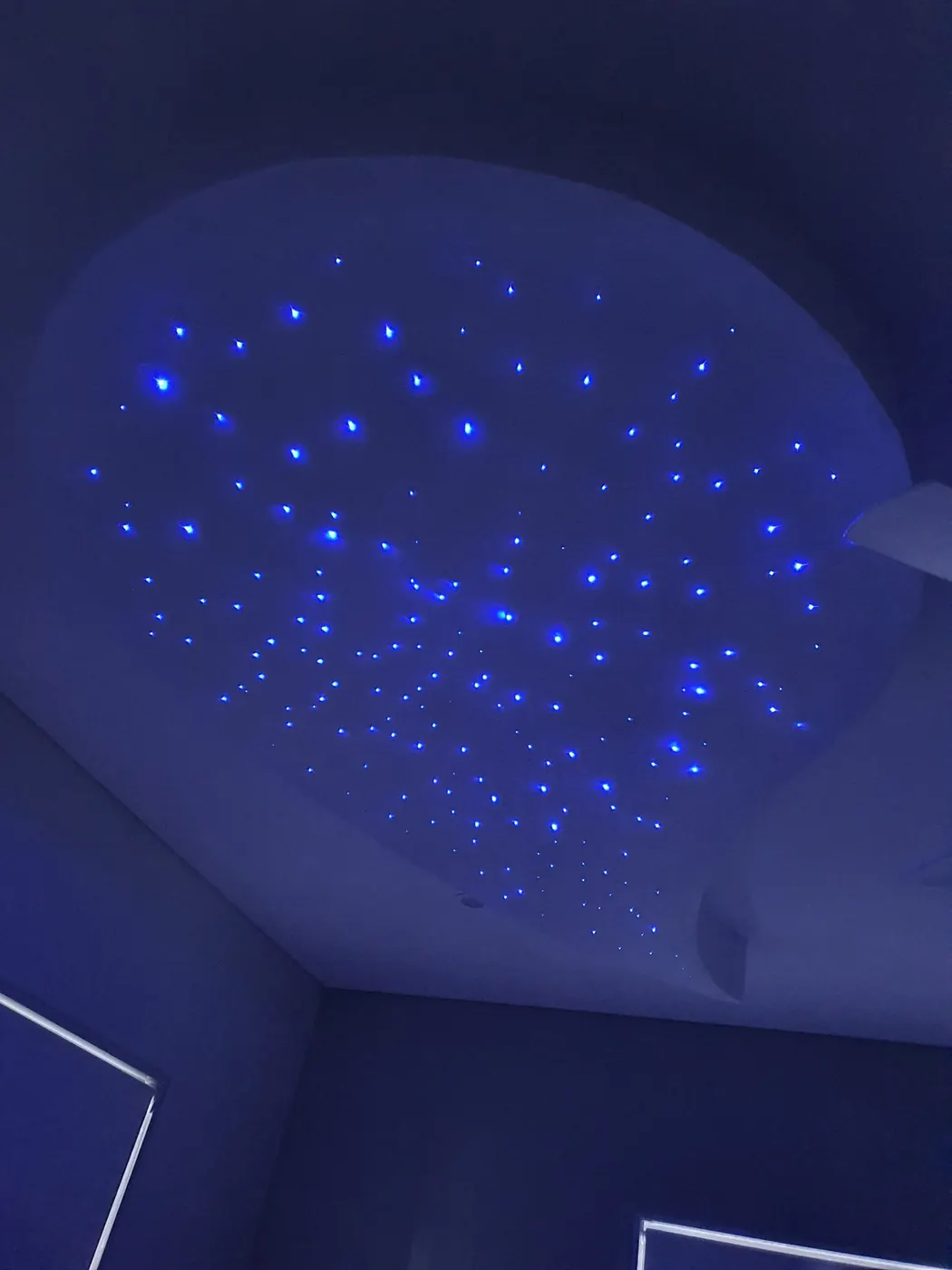 Bedroom ceiling dome with fibre-optic stars